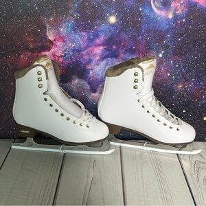 NWT! Lake Placid Whitney Women's Traditional White Figure Ice Skate Size 9